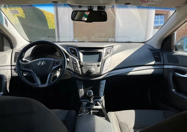 Hyundai i40 cena 49900 przebieg: 154200, rok produkcji 2015 z Niepołomice małe 121